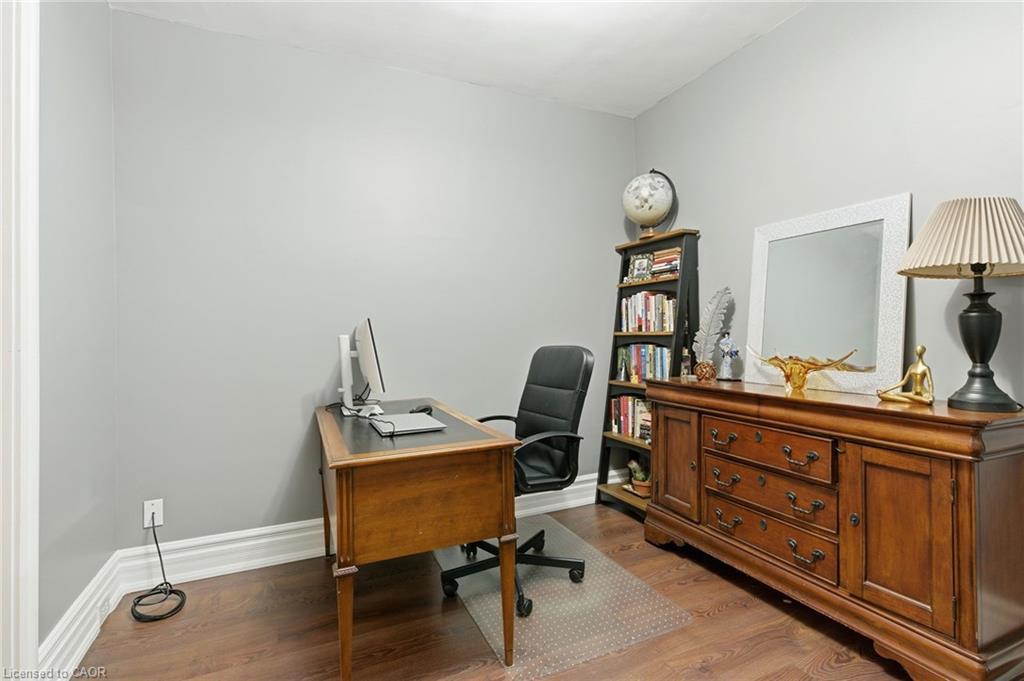 92 Huxley Avenue S, Hamilton, ON - Indoor Photo Showing Office