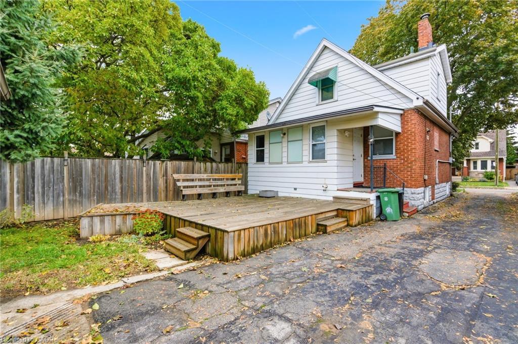 92 Huxley Avenue S, Hamilton, ON - Outdoor