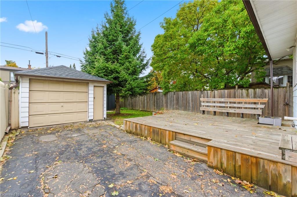 92 Huxley Avenue S, Hamilton, ON - Outdoor