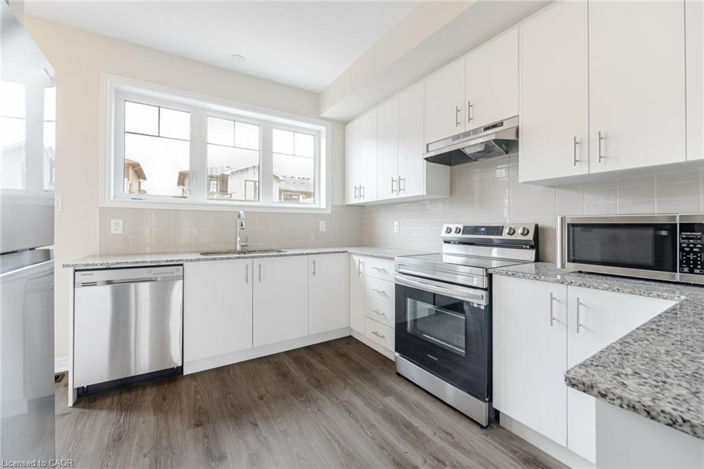 70-10 Birmingham Drive, Cambridge, ON - Indoor Photo Showing Kitchen With Stainless Steel Kitchen