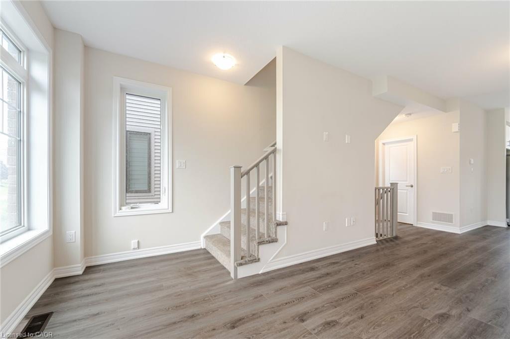 70-10 Birmingham Drive, Cambridge, ON - Indoor Photo Showing Other Room
