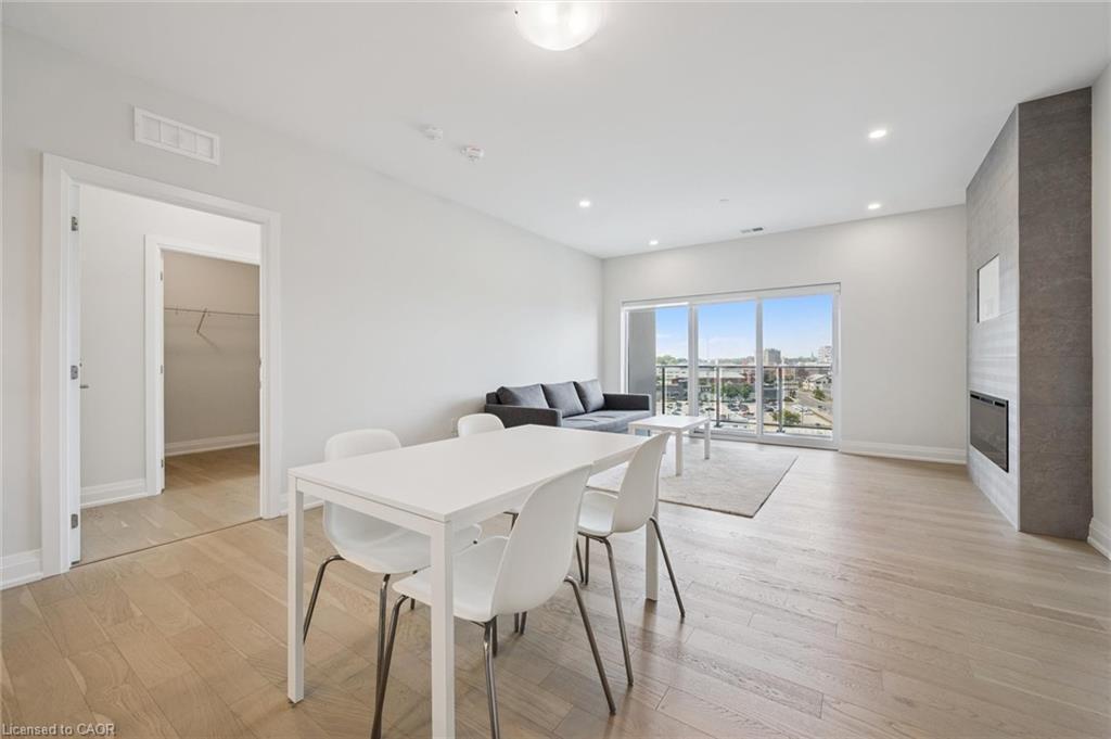 1007-71 Wyndham Street S, Guelph, ON - Indoor Photo Showing Dining Room
