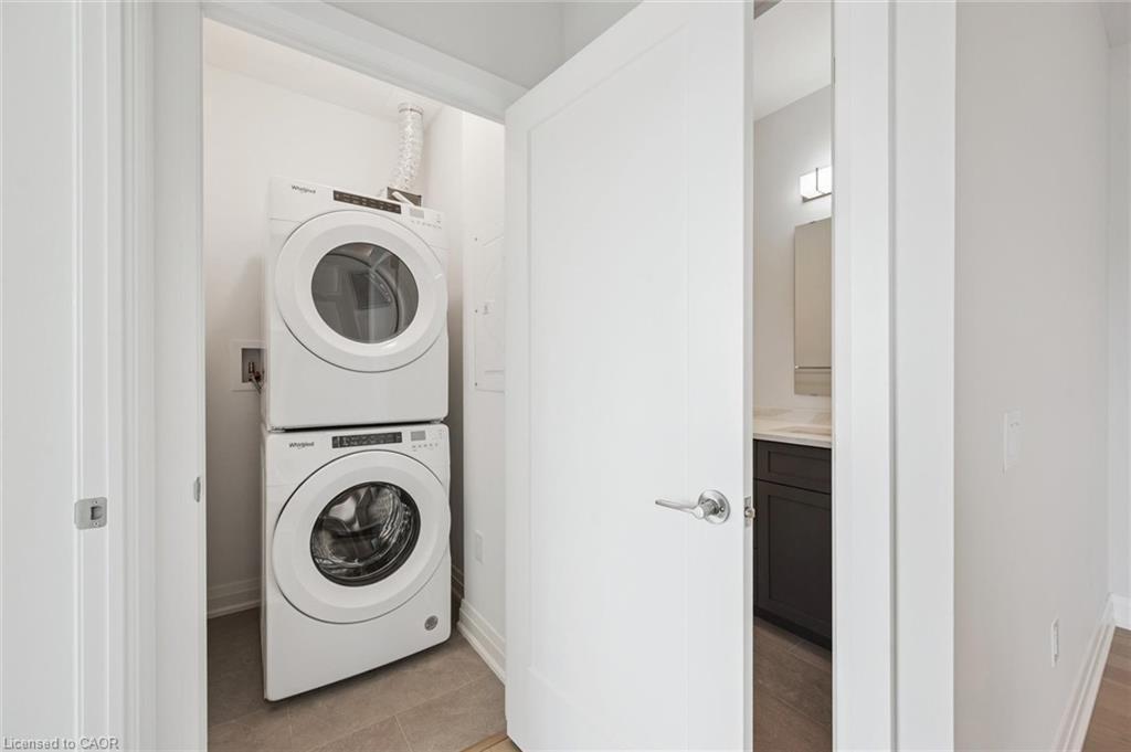 1007-71 Wyndham Street S, Guelph, ON - Indoor Photo Showing Laundry Room