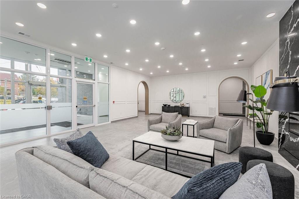 1007-71 Wyndham Street S, Guelph, ON - Indoor Photo Showing Living Room