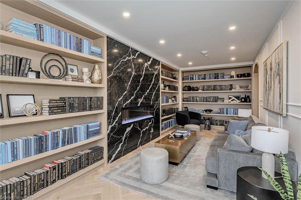 1007-71 Wyndham Street S, Guelph, ON - Indoor