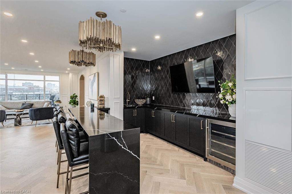 1007-71 Wyndham Street S, Guelph, ON - Indoor