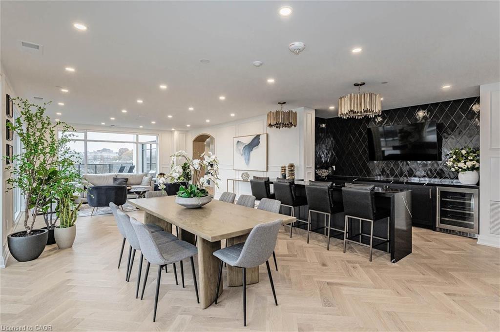 1007-71 Wyndham Street S, Guelph, ON - Indoor Photo Showing Dining Room