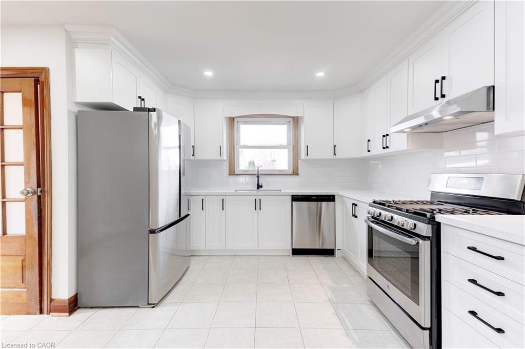 662 Harriet Street, Welland, ON - Indoor Photo Showing Kitchen