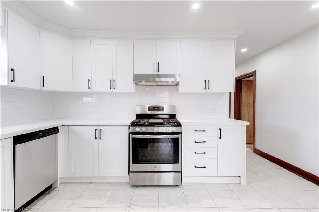 662 Harriet Street, Welland, ON - Indoor Photo Showing Kitchen