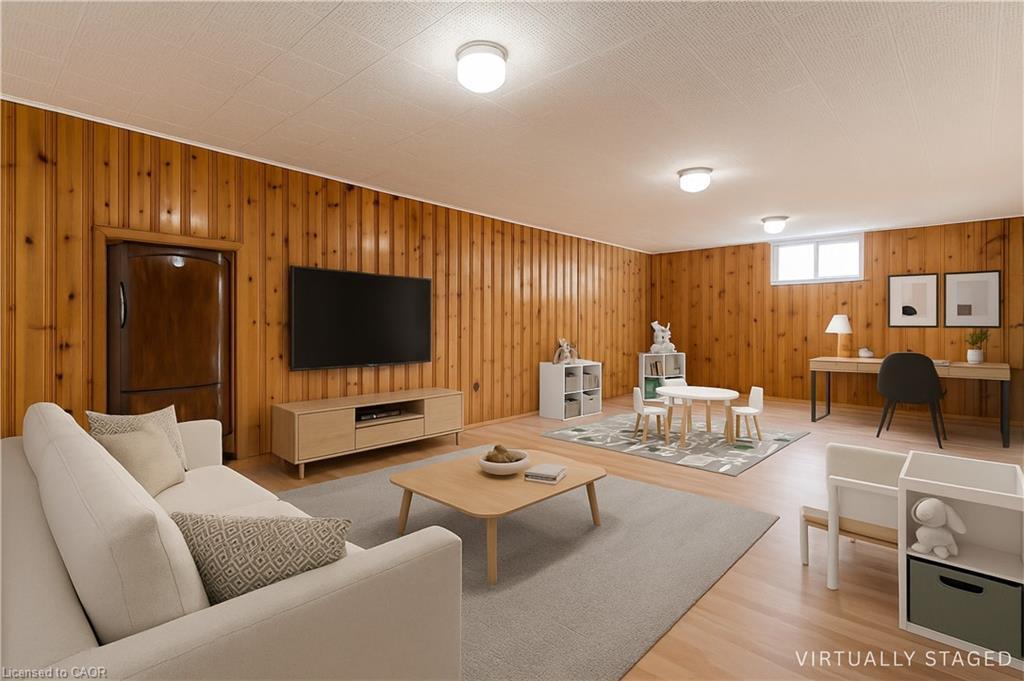 662 Harriet Street, Welland, ON - Indoor Photo Showing Living Room