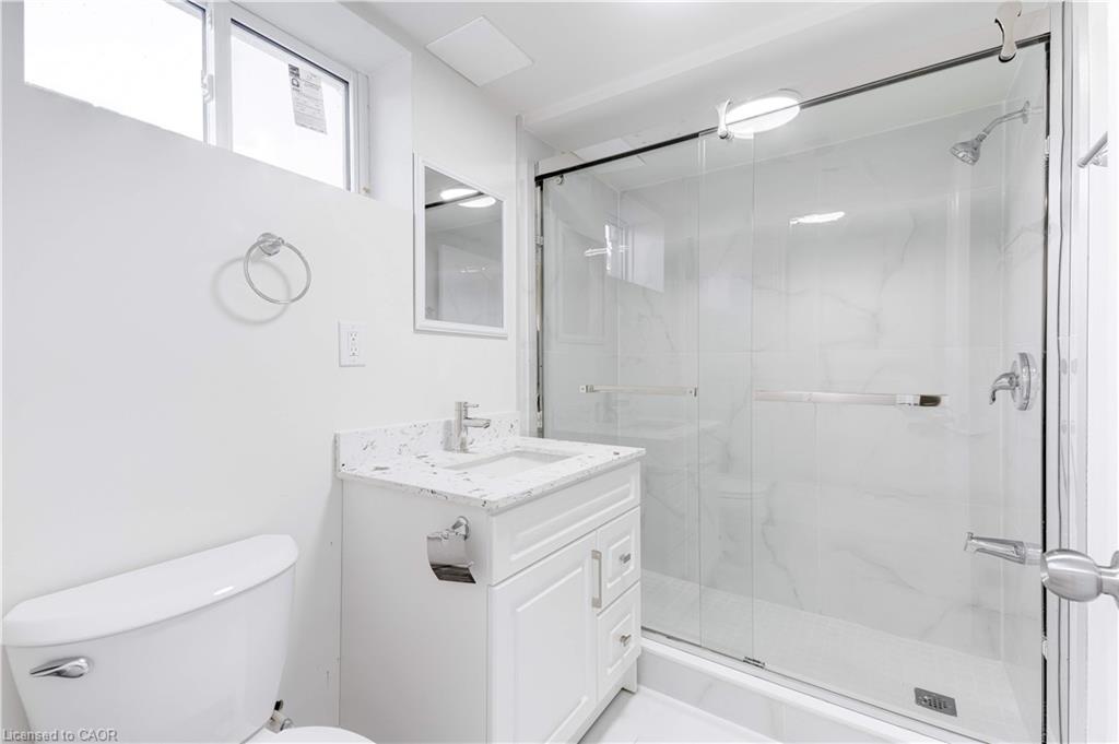 662 Harriet Street, Welland, ON - Indoor Photo Showing Bathroom
