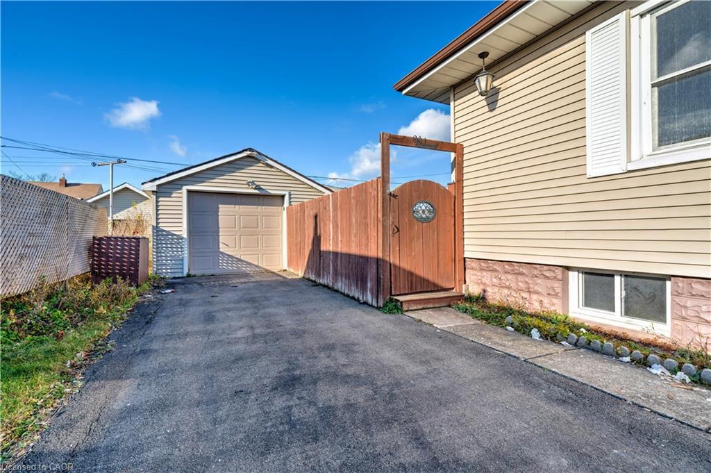 662 Harriet Street, Welland, ON - Outdoor With Exterior