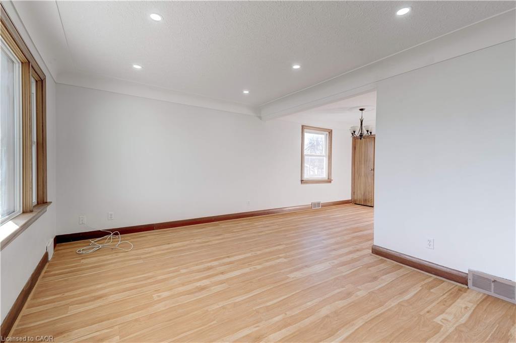 662 Harriet Street, Welland, ON - Indoor Photo Showing Other Room
