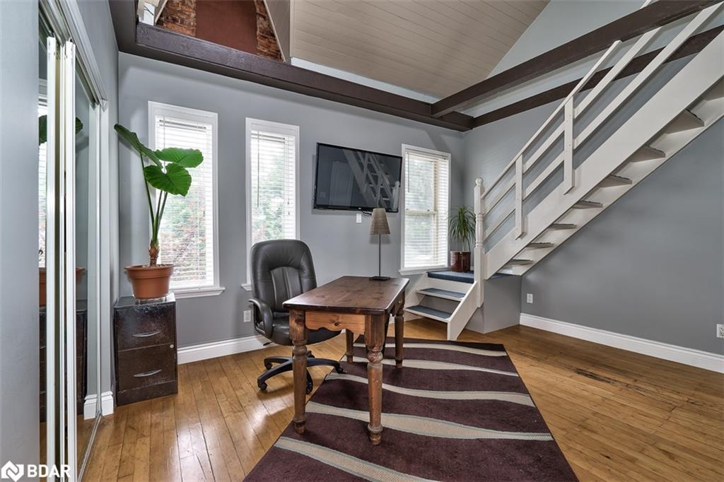 19 Oxford Street, Hamilton, ON - Indoor Photo Showing Office