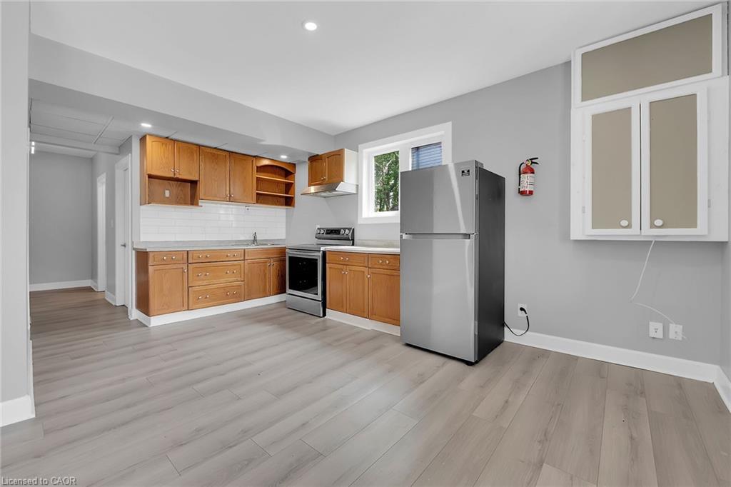8 Nickel Street, Port Colborne, ON - Indoor Photo Showing Kitchen