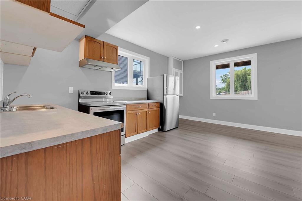 8 Nickel Street, Port Colborne, ON - Indoor Photo Showing Kitchen
