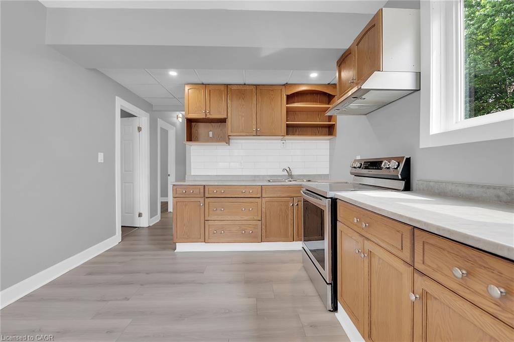 8 Nickel Street, Port Colborne, ON - Indoor Photo Showing Kitchen
