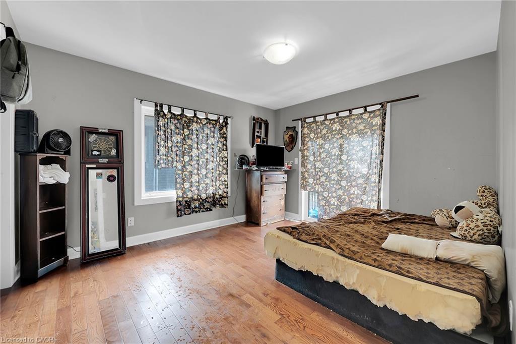 8 Nickel Street, Port Colborne, ON - Indoor Photo Showing Bedroom