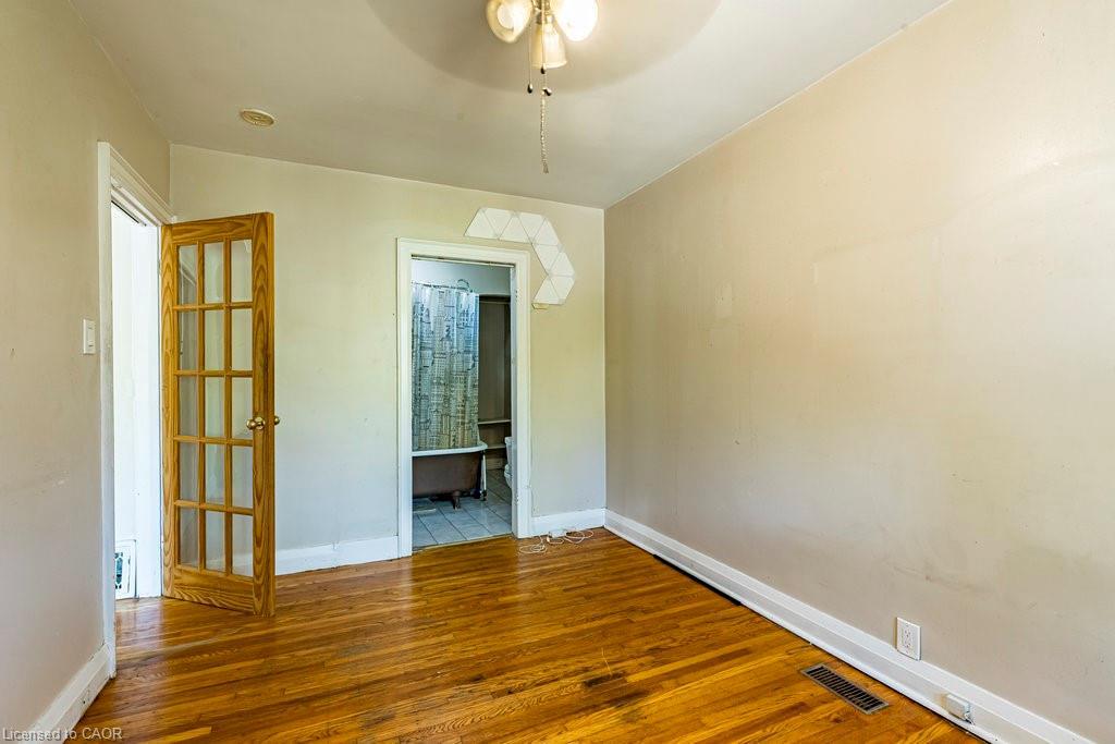 132 Tope Crescent, Hamilton, ON - Indoor Photo Showing Other Room