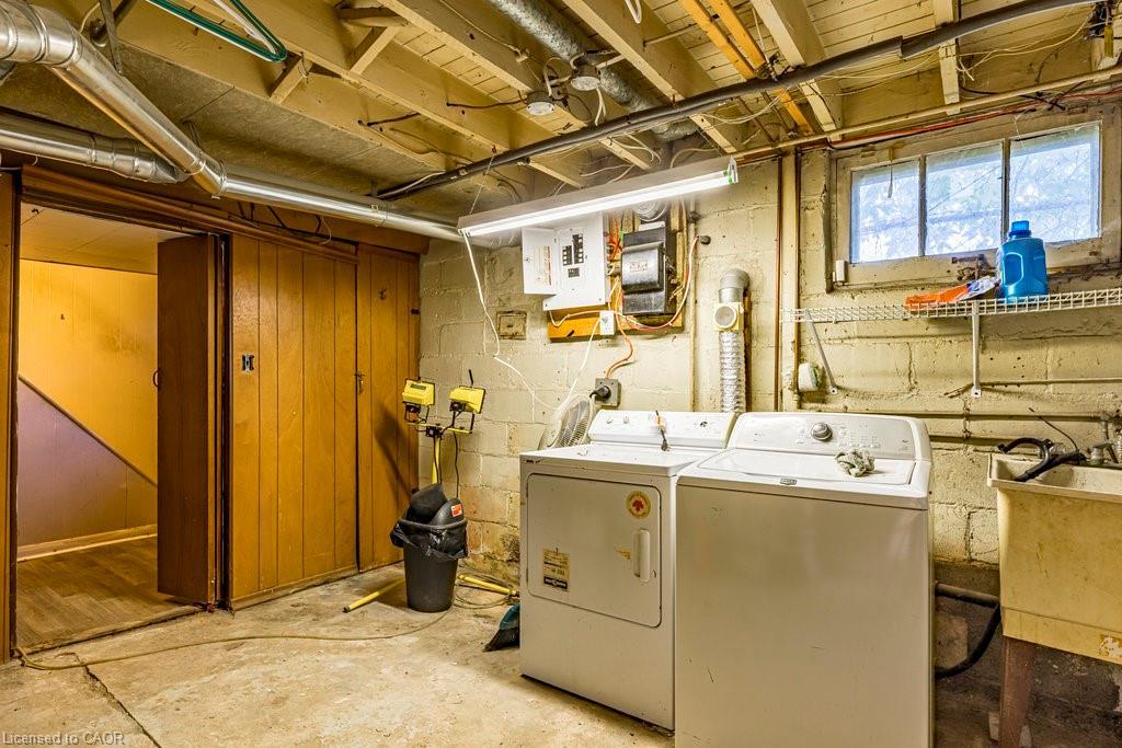 132 Tope Crescent, Hamilton, ON - Indoor Photo Showing Laundry Room