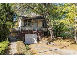 132 Tope Crescent Hamilton, ON L8S 1M7