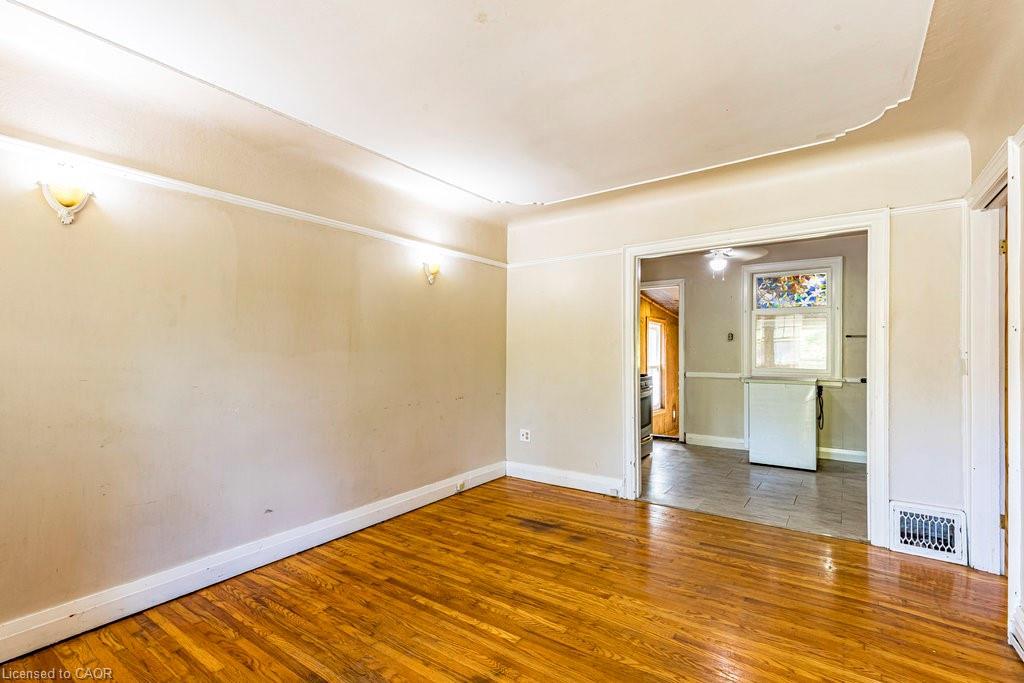 132 Tope Crescent, Hamilton, ON - Indoor Photo Showing Other Room