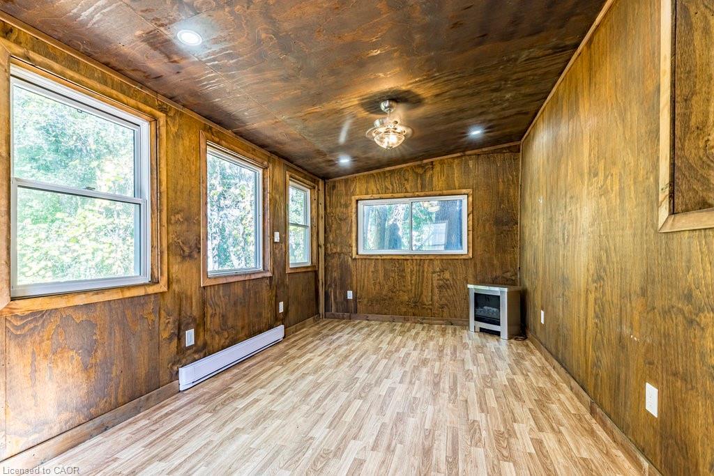 132 Tope Crescent, Hamilton, ON - Indoor Photo Showing Other Room