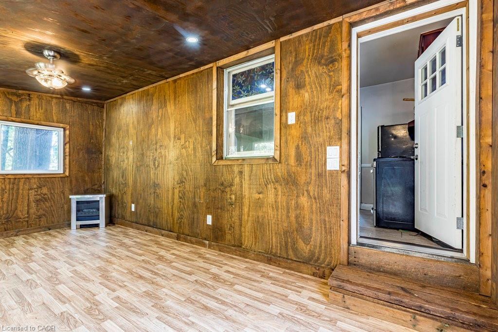 132 Tope Crescent, Hamilton, ON - Indoor Photo Showing Other Room