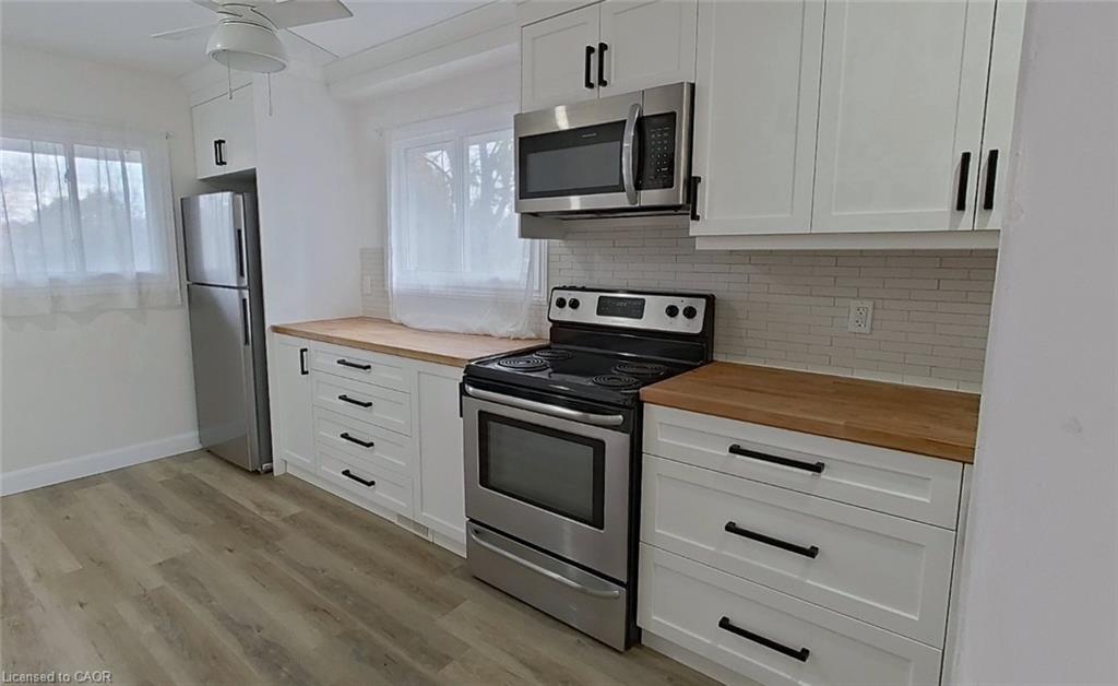 1830 Coronation Boulevard, Cambridge, ON - Indoor Photo Showing Kitchen With Stainless Steel Kitchen