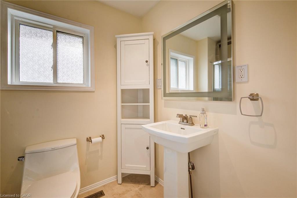 1830 Coronation Boulevard, Cambridge, ON - Indoor Photo Showing Bathroom