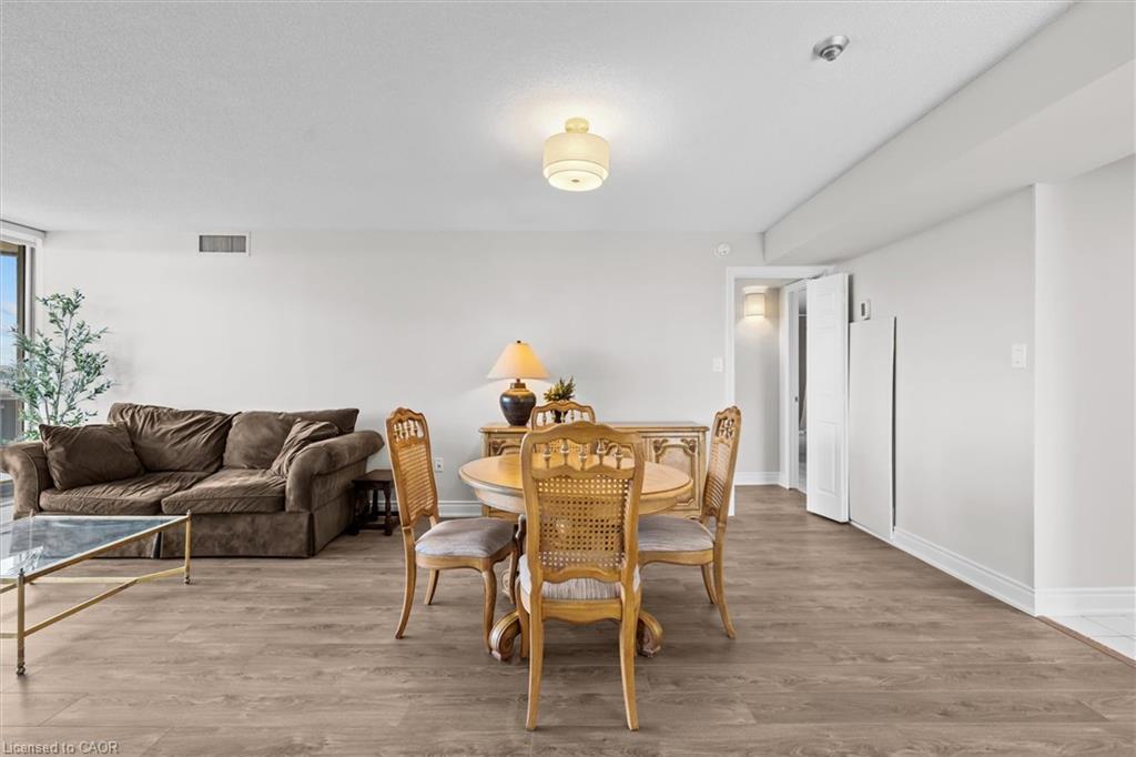 1107-5090 Pinedale Avenue, Burlington, ON - Indoor