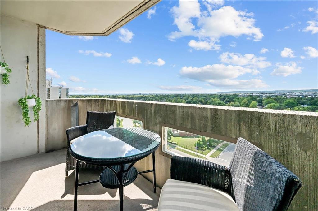 1107-5090 Pinedale Avenue, Burlington, ON - Outdoor With Balcony With Exterior