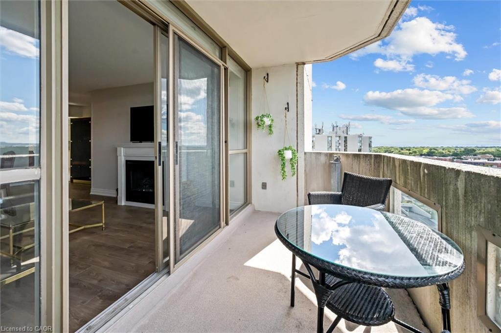1107-5090 Pinedale Avenue, Burlington, ON - Outdoor With Balcony With Exterior