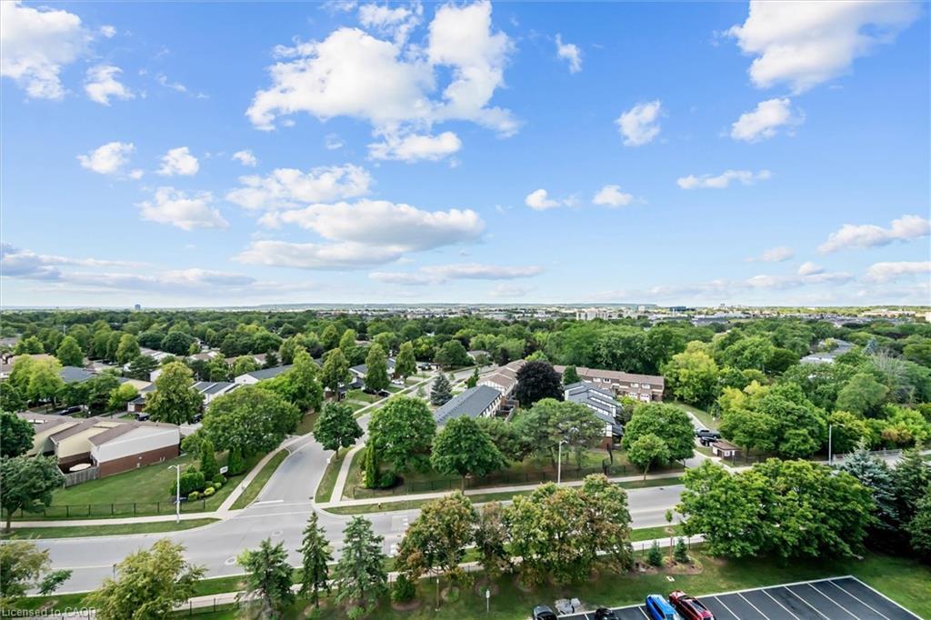 1107-5090 Pinedale Avenue, Burlington, ON - Outdoor With View