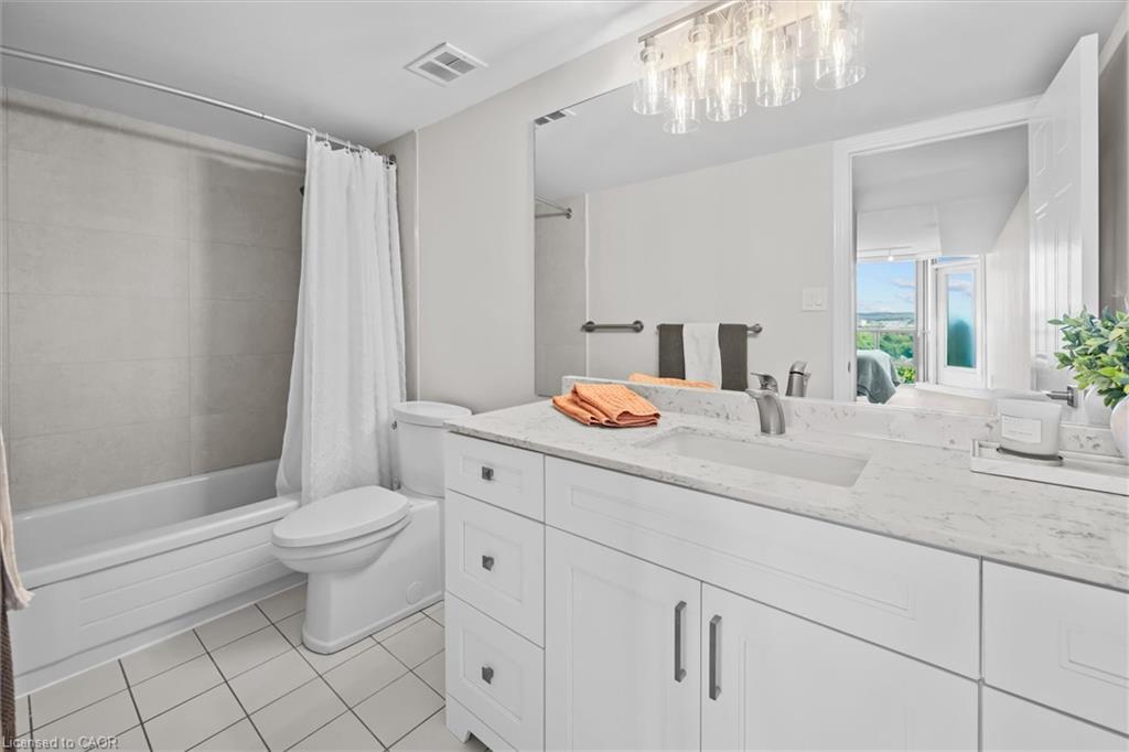 1107-5090 Pinedale Avenue, Burlington, ON - Indoor Photo Showing Bathroom