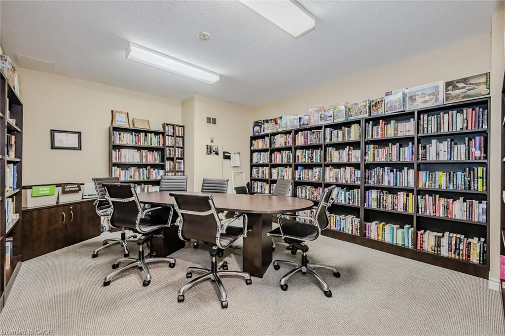 1107-5090 Pinedale Avenue, Burlington, ON - Indoor Photo Showing Office