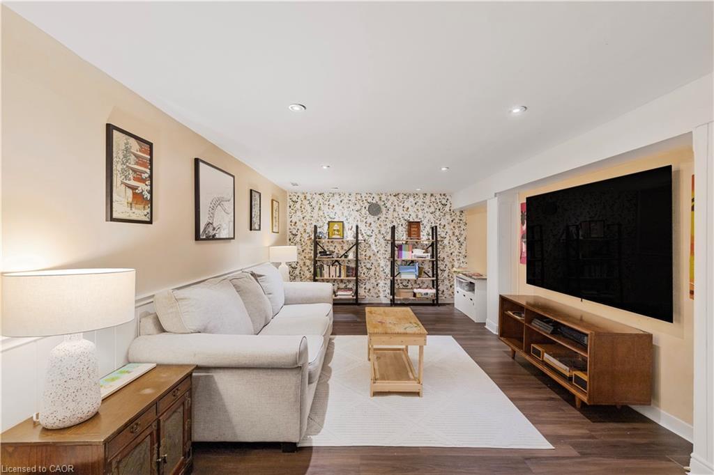 1177 Bellview Street, Burlington, ON - Indoor Photo Showing Living Room