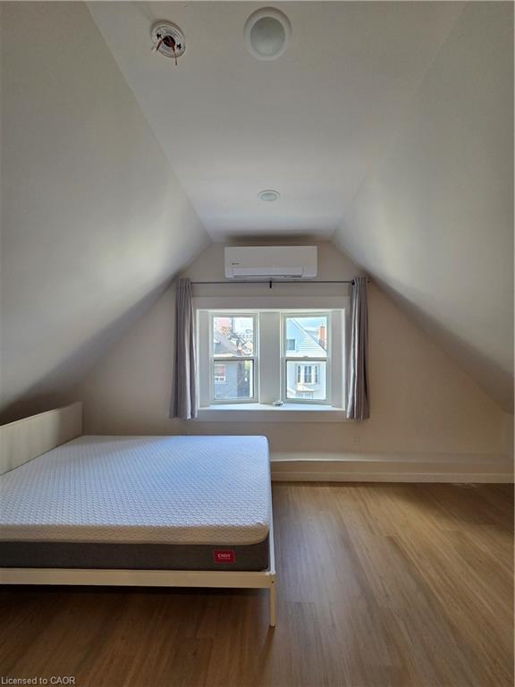 3-30 Stirton Street, Hamilton, ON - Indoor Photo Showing Bedroom