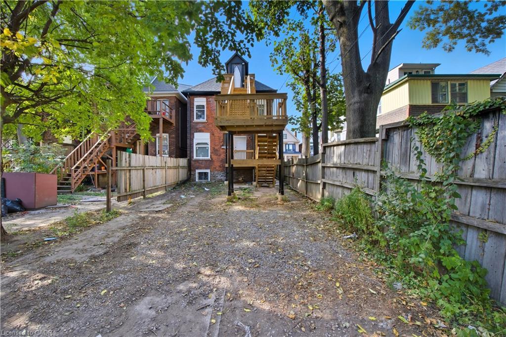 3-30 Stirton Street, Hamilton, ON - Outdoor