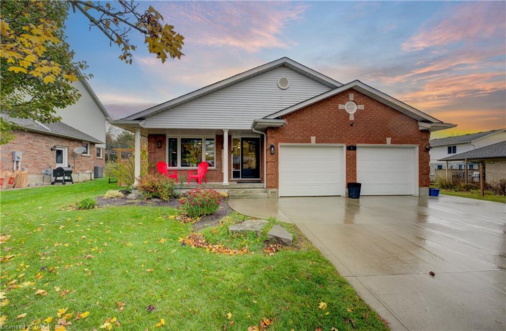 1 Edgewood Court, Wellesley, ON - Outdoor With Facade