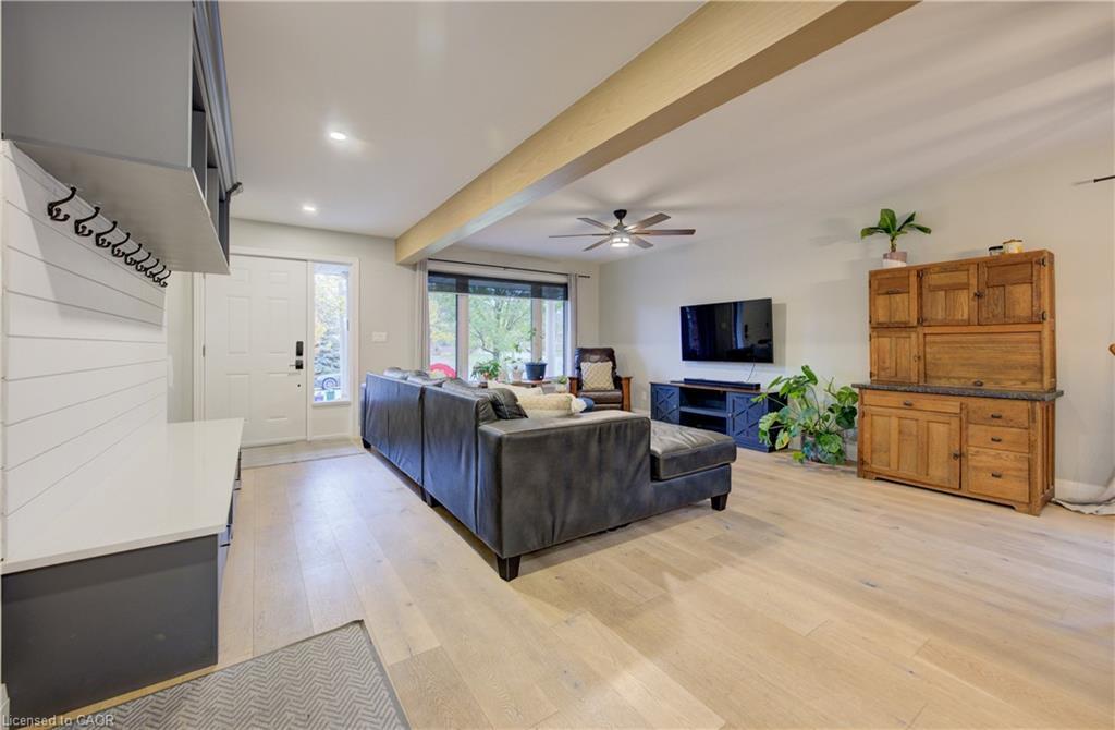 1 Edgewood Court, Wellesley, ON - Indoor With Fireplace