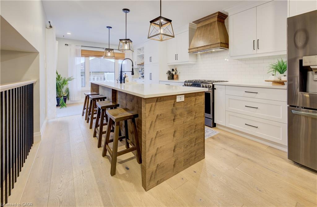 1 Edgewood Court, Wellesley, ON - Indoor Photo Showing Kitchen With Upgraded Kitchen