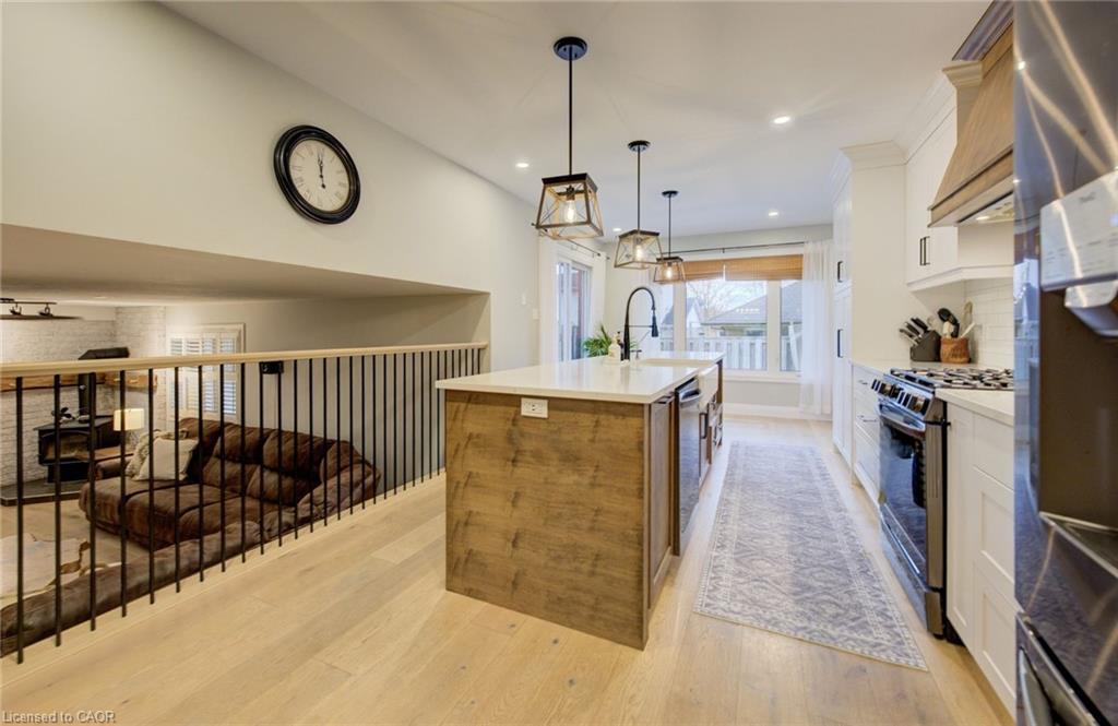 1 Edgewood Court, Wellesley, ON - Indoor Photo Showing Kitchen With Upgraded Kitchen