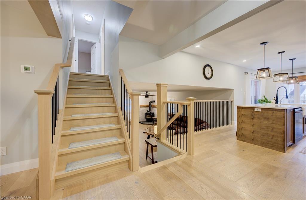 1 Edgewood Court, Wellesley, ON - Indoor Photo Showing Other Room