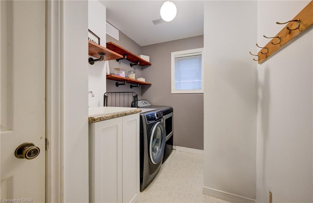 1 Edgewood Court, Wellesley, ON - Indoor Photo Showing Laundry Room