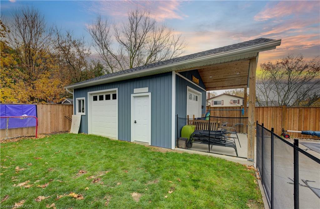 1 Edgewood Court, Wellesley, ON - Outdoor