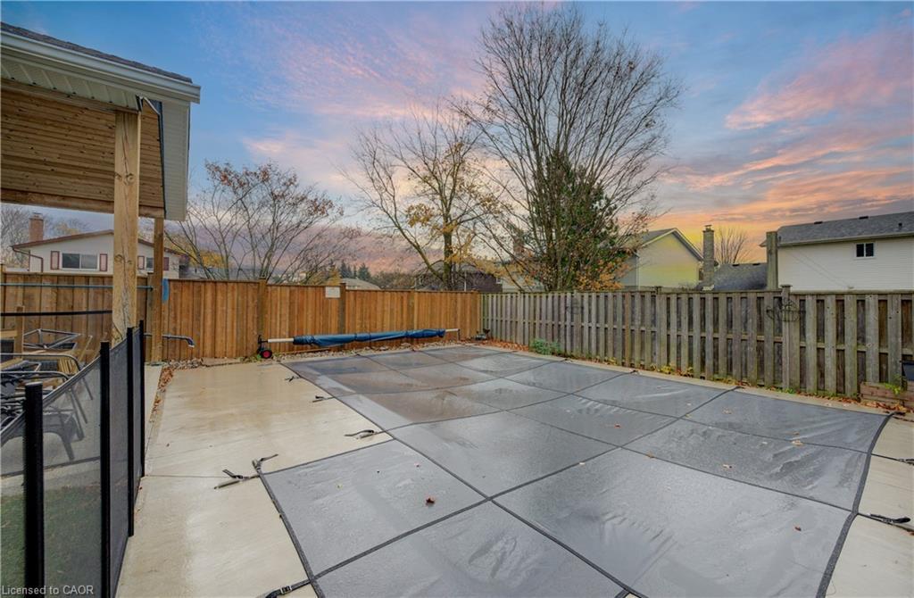 1 Edgewood Court, Wellesley, ON - Outdoor