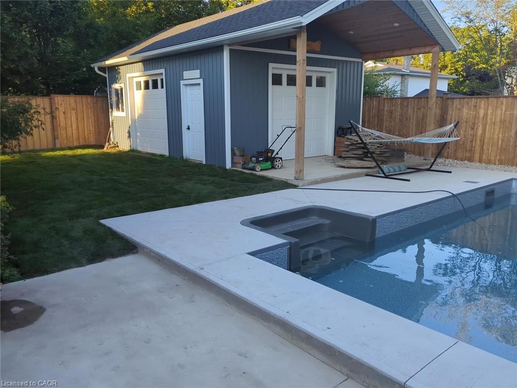 1 Edgewood Court, Wellesley, ON - Outdoor