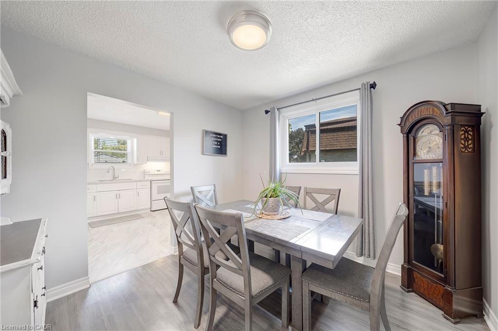 23 Bismark Drive, Cambridge, ON - Indoor Photo Showing Dining Room