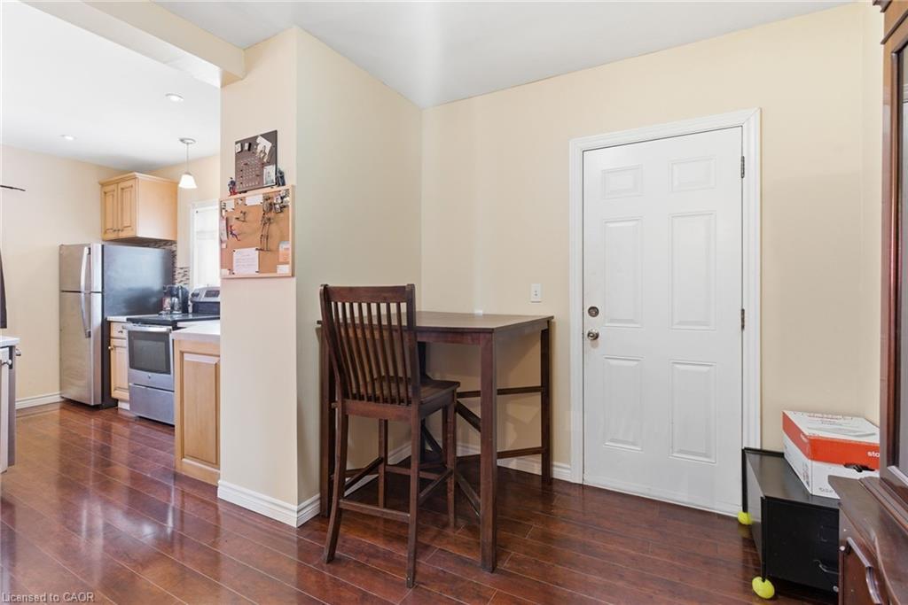 132 1/2 Lake Street, St. Catharines, ON - Indoor